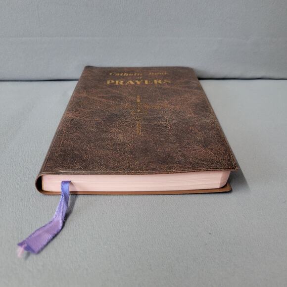 Vintage Catholic Book Of Prayers Book Large Print Illustrated 1982 Brown - Picture 9 of 14